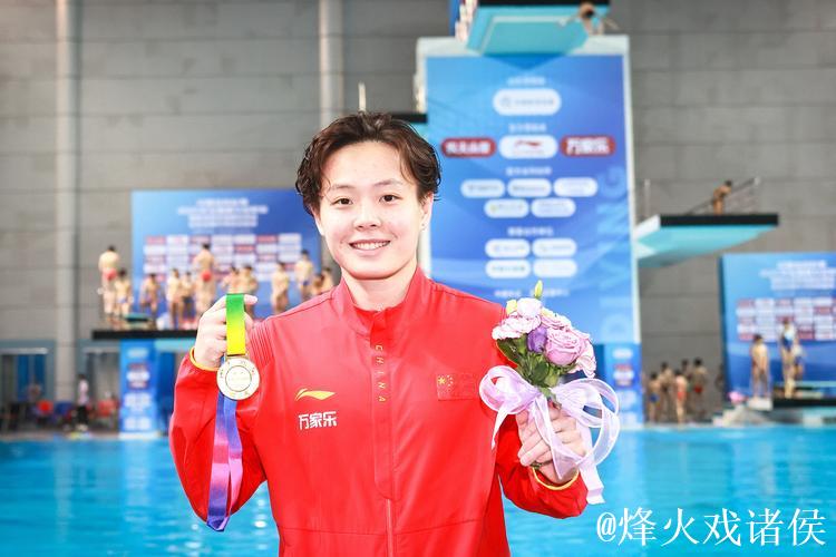 世锦赛女子3米板决赛:陈艺文与陈佳携手夺冠亚军 世锦赛女子3米板决赛:陈艺文与陈佳携手夺冠亚军